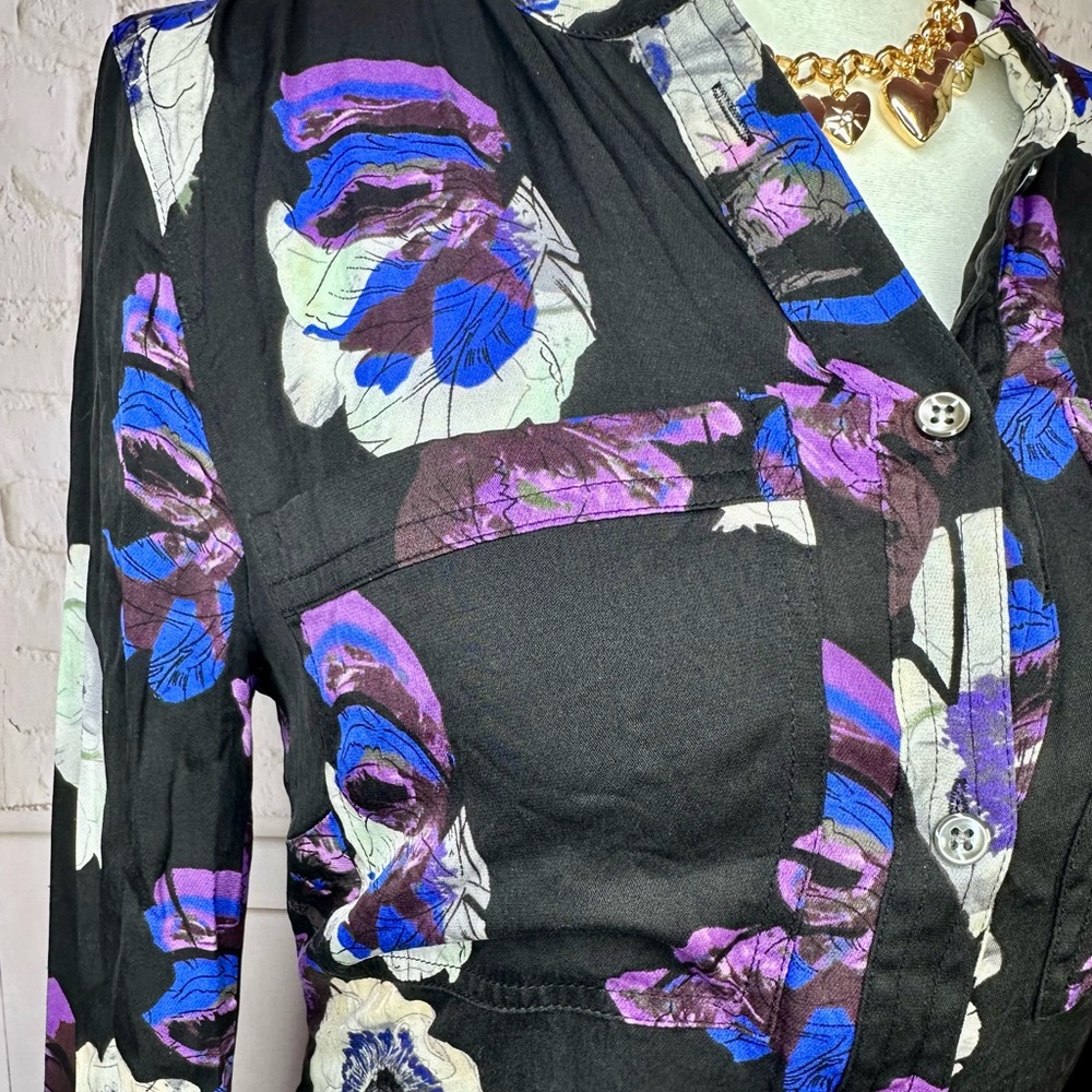 J. Crew Floral Patterned Top - Black, Purple, Blue, white size 2 blouse - Picture 4 of 9